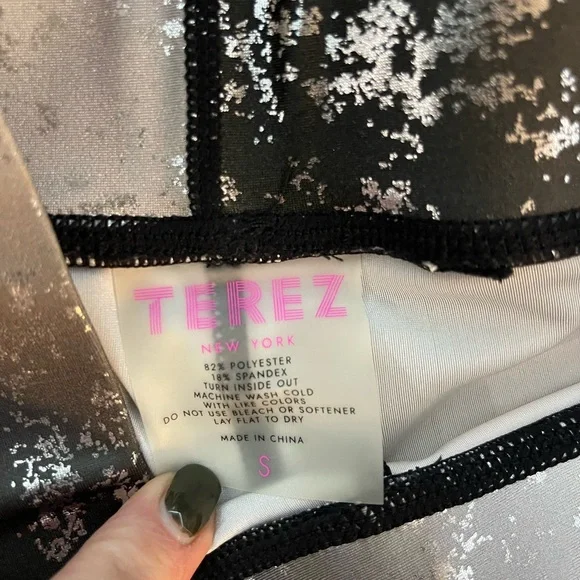 Terez leggings- shiny - size small - show stopper!! - Picture 2 of 2
